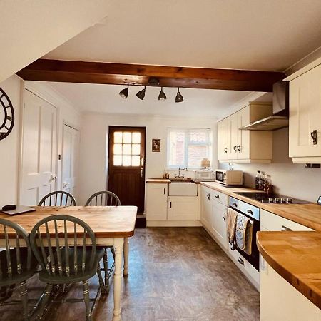 Cosy Cottage Four Miles From Lincoln City Centre Екстериор снимка